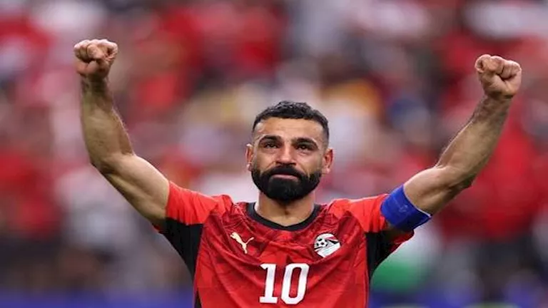 يقودها مسؤول أهلاوي سابق.. عملاق السعودية يفاوض محمد صلاح